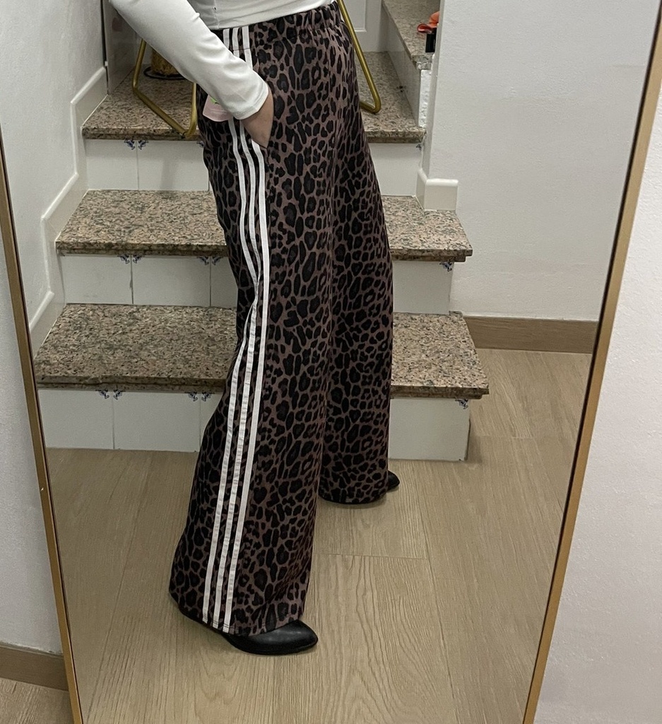 Pantalón ancho animal print