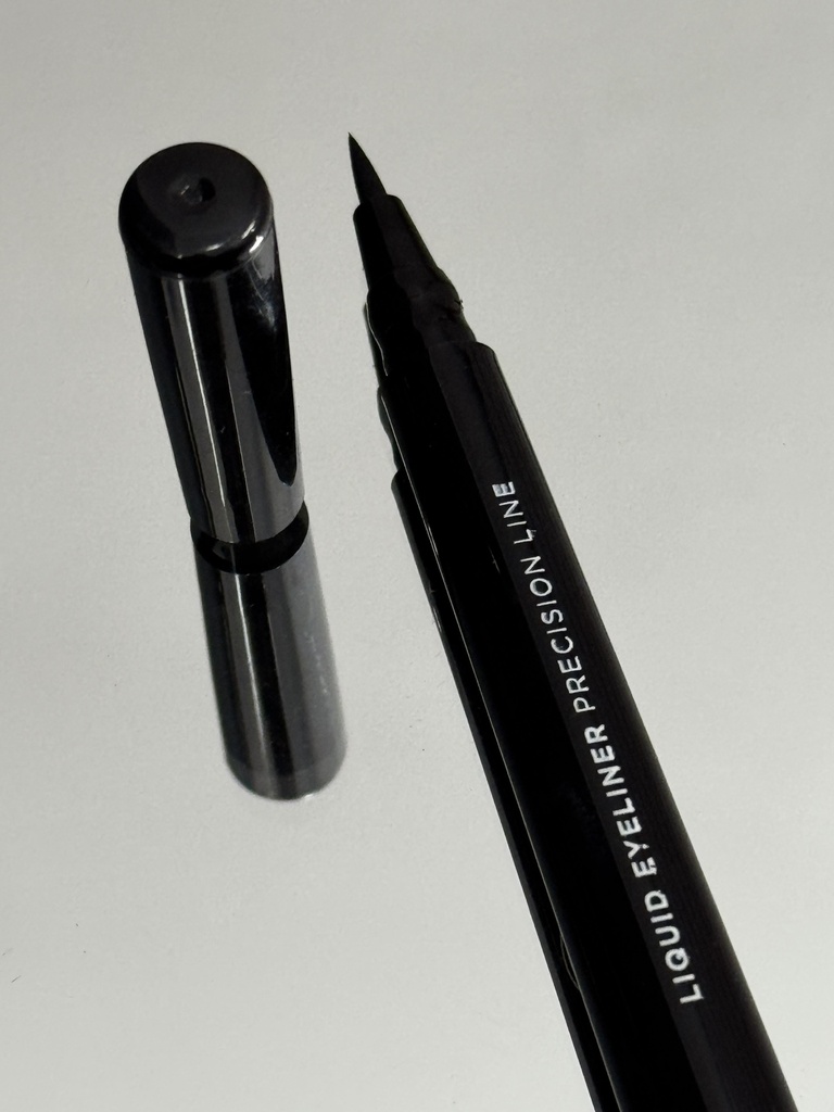 Eyeliner Punta Firme Magic Estudió