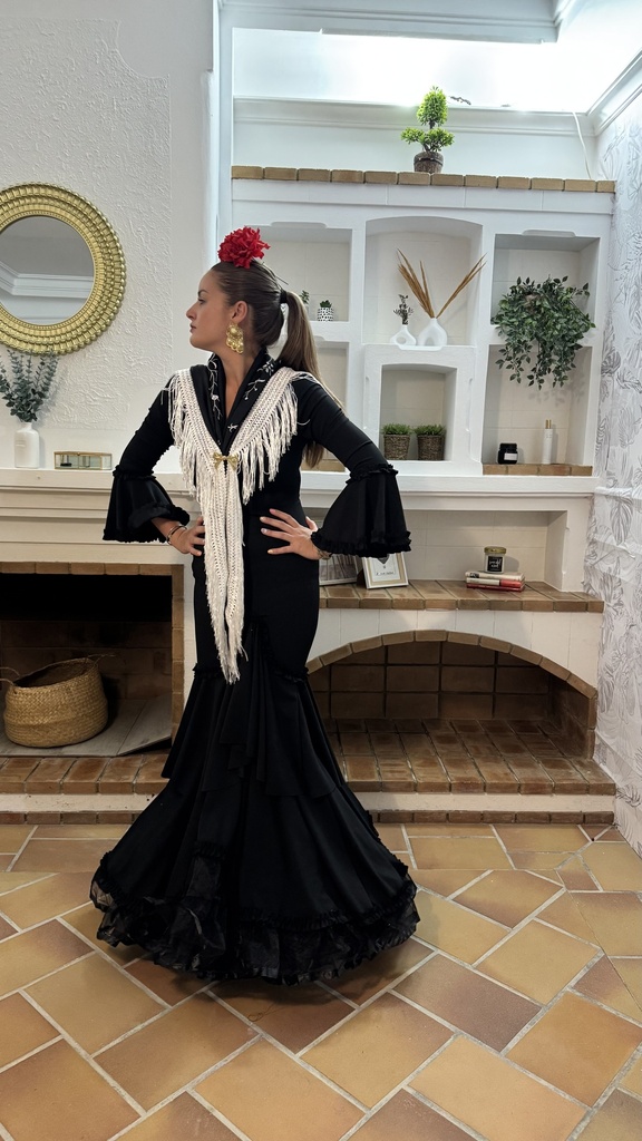 Vestido de flamenca Media noche en Sevilla